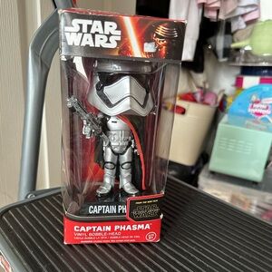 Star Wars Captain Phasma Metallic Vinyl Figure